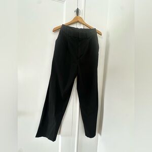Uniqlo Woman’s Classic Flowy Straight High-Waisted Black Trousers